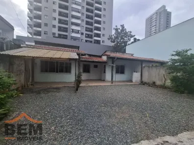 Casa com 2 Quartos para alugar, 100m² no Centro, Itajaí