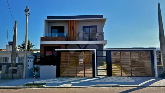 Sobrado com 3 Quartos à venda, 118m² no Pinguirito, Garopaba