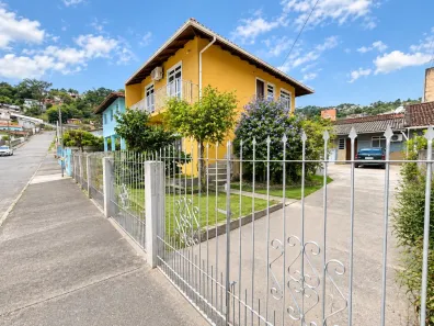 Casa com 2 Quartos para alugar, 40m² no Forquilhinha, São José
