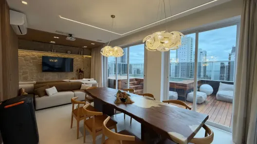 Apartamento com 3 Quartos para alugar, 240m² no Centro, Balneário Camboriú