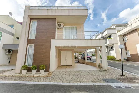 Casa de Condomínio com 3 Quartos à venda, 272m² no Campo Comprido, Curitiba