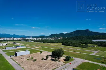 Lote/Terreno à venda, 910m² no Sertão do Maruim, São José