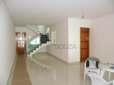 Sobrado com 3 Quartos à venda, 170m² no Vila Irmãos Arnoni, São Paulo
