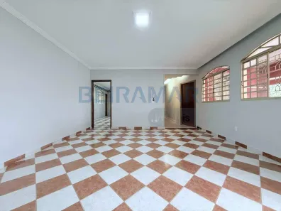 Casa com 2 Quartos para alugar, 100m² no Setor Habitacional Vicente Pires - Trecho 3, Brasília
