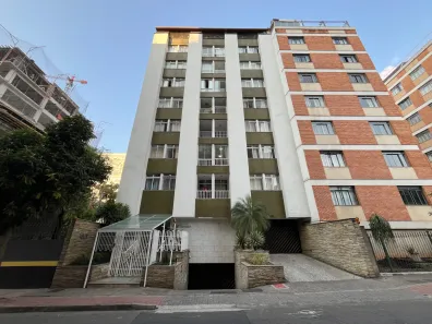 Apartamento com 3 Quartos para alugar, 83m² no Centro, Juiz de Fora