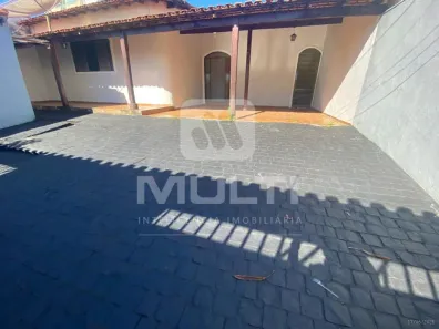 Casa com 3 Quartos para alugar, 195m² no Saraiva, Uberlândia