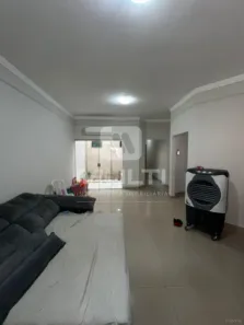 Casa com 3 Quartos à venda, 108m² no Jardim Patrícia, Uberlândia