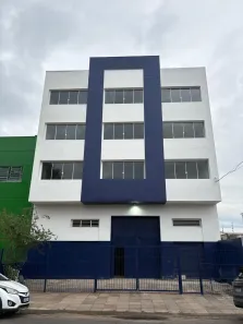 Prédio Comercial para alugar, 1800m² no Navegantes, Porto Alegre