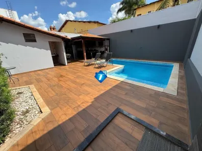 Casa com 3 Quartos à venda, 210m² no Cidade Jardim, Uberlândia