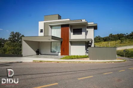 Casa com 3 Quartos à venda, 200m² no Gramadão, Jundiaí
