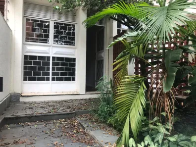 Casa com 2 Quartos para alugar, 90m² no Santo Antônio, Belo Horizonte