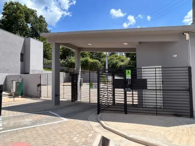 Casa de Condomínio com 2 Quartos para alugar, 70m² no Jardim Villaça, São Roque