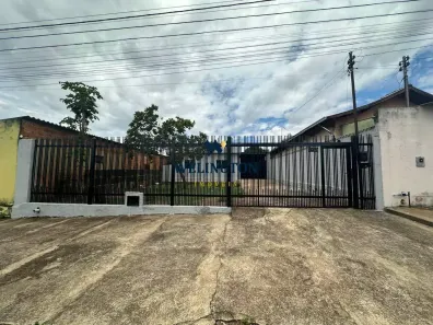 Casa com 3 Quartos para alugar, 153m² no Bandeiras, Anápolis