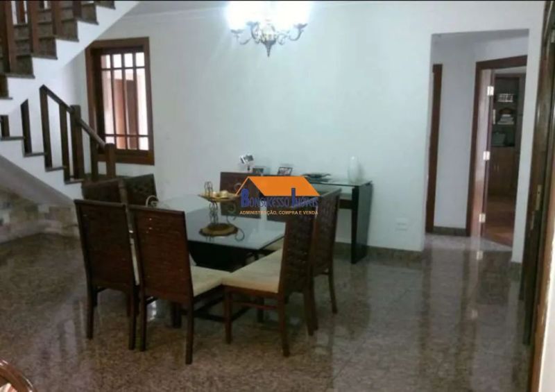 Casa com 4 quartos — Caiçaras, Belo Horizonte