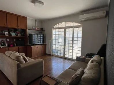 Casa com 8 Quartos à venda, 310m² no São Benedito, Uberaba