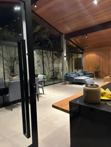 Casa com 3 Quartos à venda, 200m² no Jardim Karaíba, Uberlândia