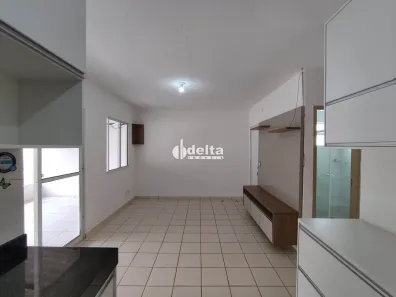 Casa de Condomínio com 2 Quartos para alugar, 55m² no Aclimação, Uberlândia
