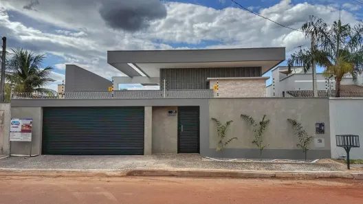 Casa com 4 Quartos à venda, 242m² no Plano Diretor Sul, Palmas