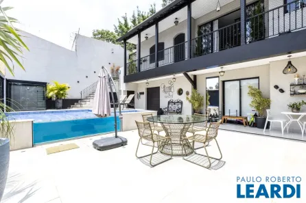 Casa com 4 Quartos à venda, 277m² no Pacaembu, São Paulo