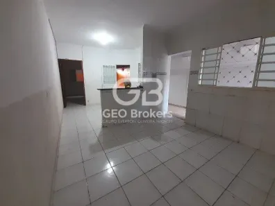 Casa com 2 Quartos para alugar, 52m² no Bandeira Branca, Jacareí