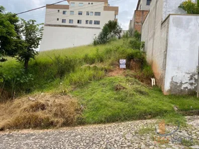 Lote/Terreno à venda, 400m² no Funcionários, Conselheiro Lafaiete