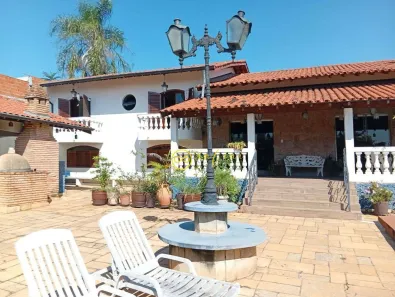 Casa com 6 Quartos à venda, 200m² no Jardim São Carlos, Sorocaba