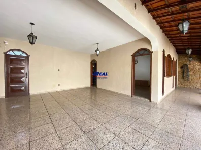 Casa com 4 Quartos para alugar, 355m² no Barreiro, Belo Horizonte