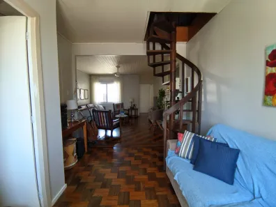 Casa com 3 Quartos para alugar, 120m² no São Geraldo, Porto Alegre