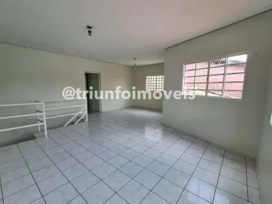 Sobrado com 3 Quartos à venda, 239m² no Lourival Parente, Teresina