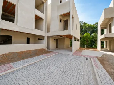 Casa de Condomínio com 3 Quartos à venda, 191m² no Novo Mundo, Curitiba