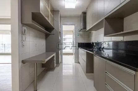 Apartamento com 3 Quartos para alugar, 134m² no Cidade Monções, São Paulo