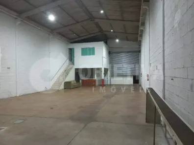 Galpão/Depósito/Armazém para alugar, 300m² no Alto Umuarama, Uberlândia