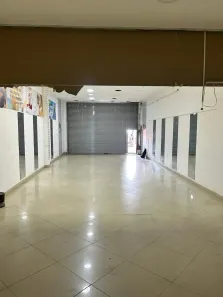 Ponto Comercial para alugar, 80m² no Santa Cruz, Rio de Janeiro
