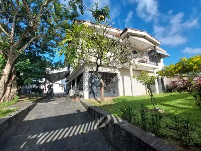 Casa com 7 Quartos para alugar, 340m² no Campo Grande, Recife