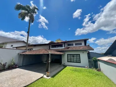 Casa com 3 Quartos à venda, 210m² no Floresta, Joinville