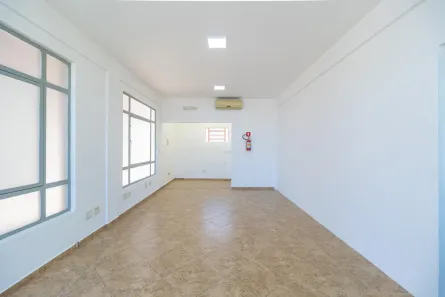 Sala Comercial com 1 Quarto para alugar, 81m² no Orleans, Curitiba