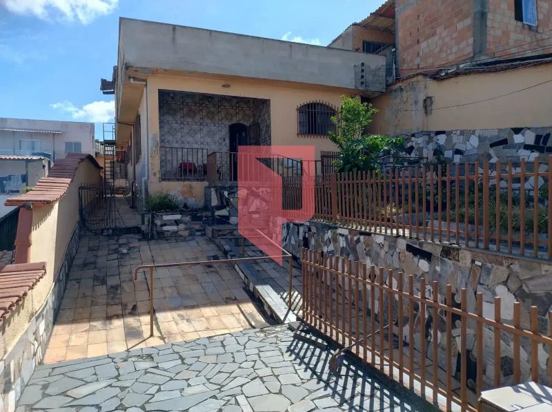 Casa com 3 quartos — Lagoinha, Belo Horizonte