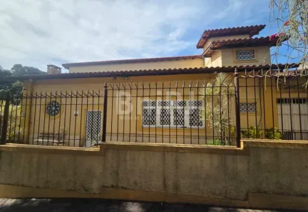 Casa com 4 Quartos à venda, 330m² no Badu, Niterói