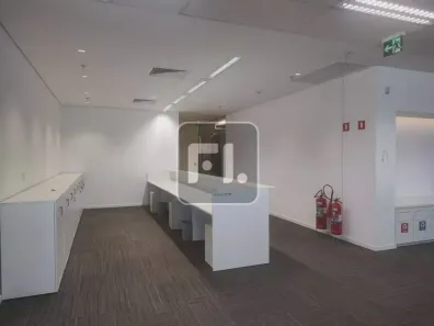 Sala Comercial para alugar, 883m² no Vila São Francisco (Zona Sul), São Paulo