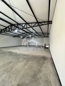 Galpão/Depósito/Armazém para alugar, 300m² no Alto Umuarama, Uberlândia
