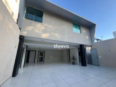 Casa com 4 Quartos à venda, 300m² no Jóquei, Teresina