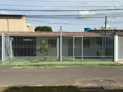Casa com 2 Quartos para alugar, 200m² no Guará II, Brasília