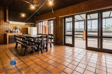 Casa com 3 Quartos à venda, 380m² no Partenon, Porto Alegre