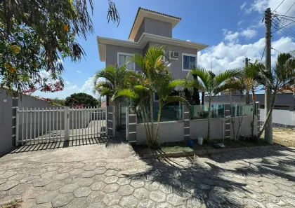 Casa de Condomínio com 4 Quartos à venda, 140m² no Ogiva, Cabo Frio