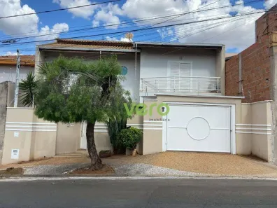 Casa com 3 Quartos à venda, 220m² no Vila Santa Maria, Americana