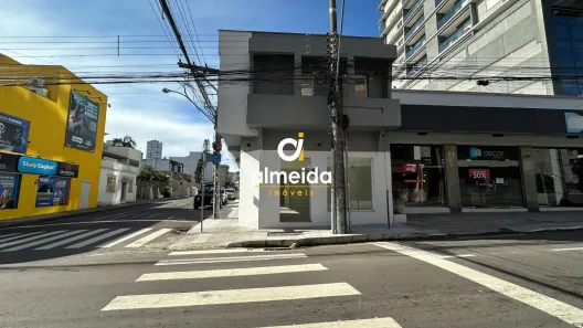 Sala Comercial com 2 Quartos para alugar, 300m² no Nossa Senhora de Fátima, Santa Maria