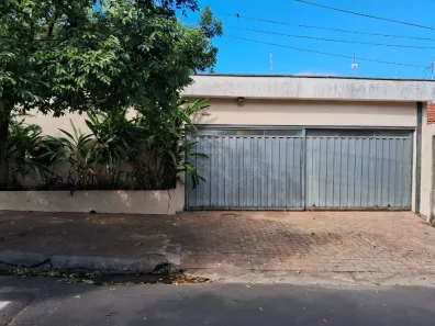 Casa com 3 Quartos à venda, 251m² no Vila Xavier (Vila Xavier), Araraquara