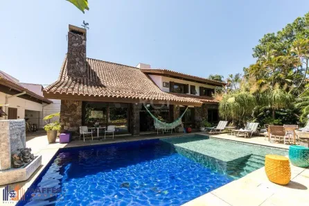 Casa com 5 Quartos à venda, 370m² no Vila Assunção, Porto Alegre