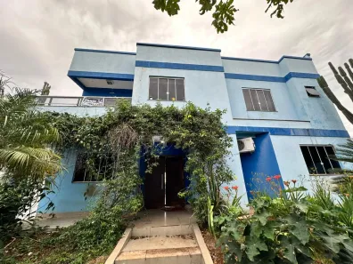 Sobrado com 4 Quartos à venda, 385m² no Vila Teixeira, Campo Mourão