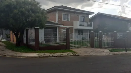 Sobrado com 4 Quartos à venda, 193m² no Orfãs, Ponta Grossa
